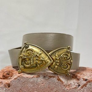 Leather belt gold clasp buckle adjustable beige Y2K VTG preppy office career S/M